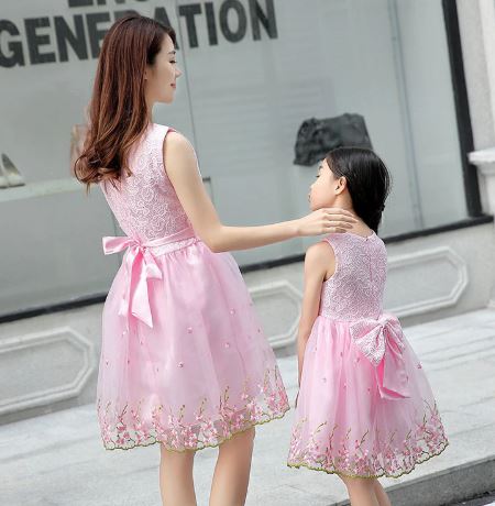 Adorable Mommy and Daughter Outfit